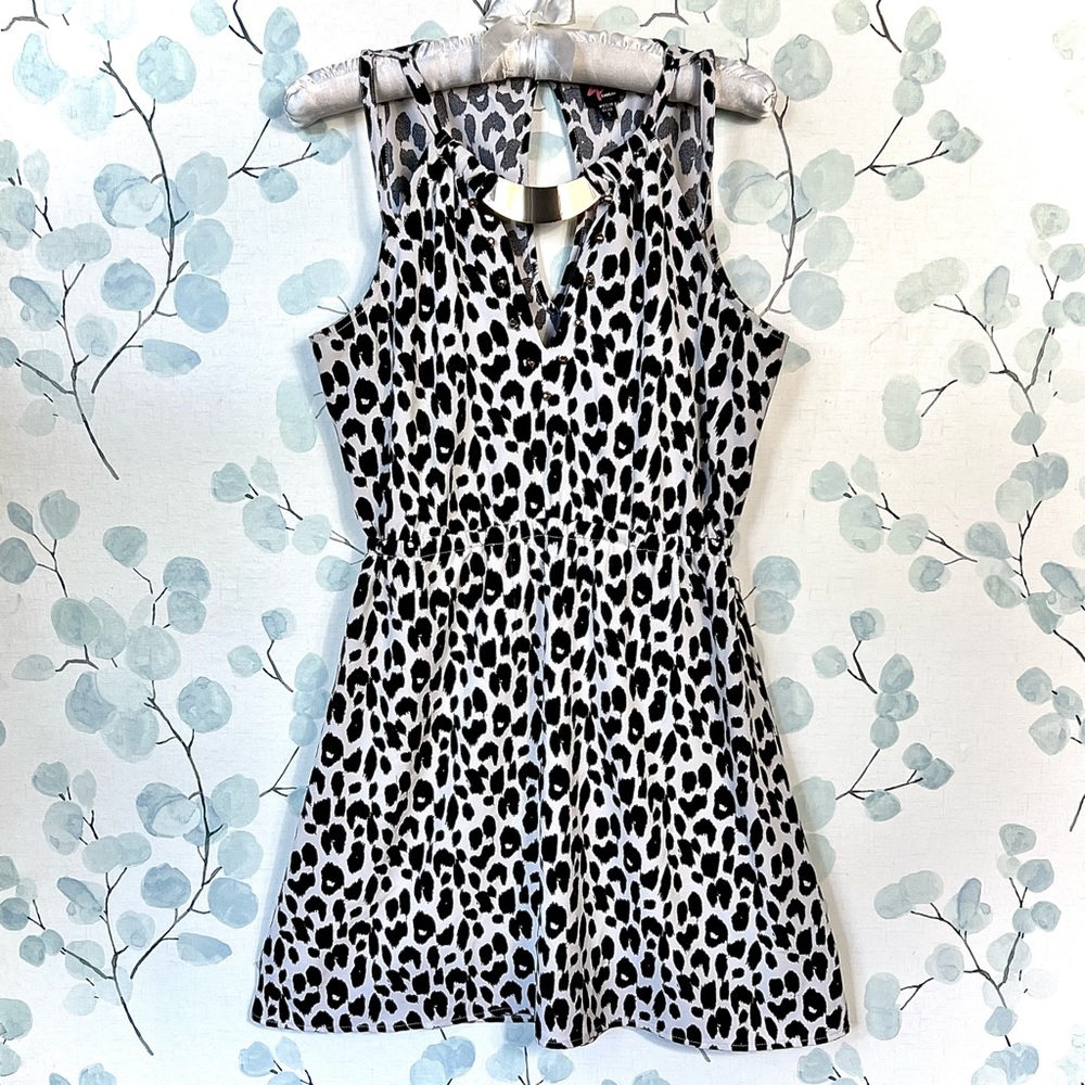 2B Bebe Womens Black & White Animal Print Sleeveless Dress Faux Gold Necklace